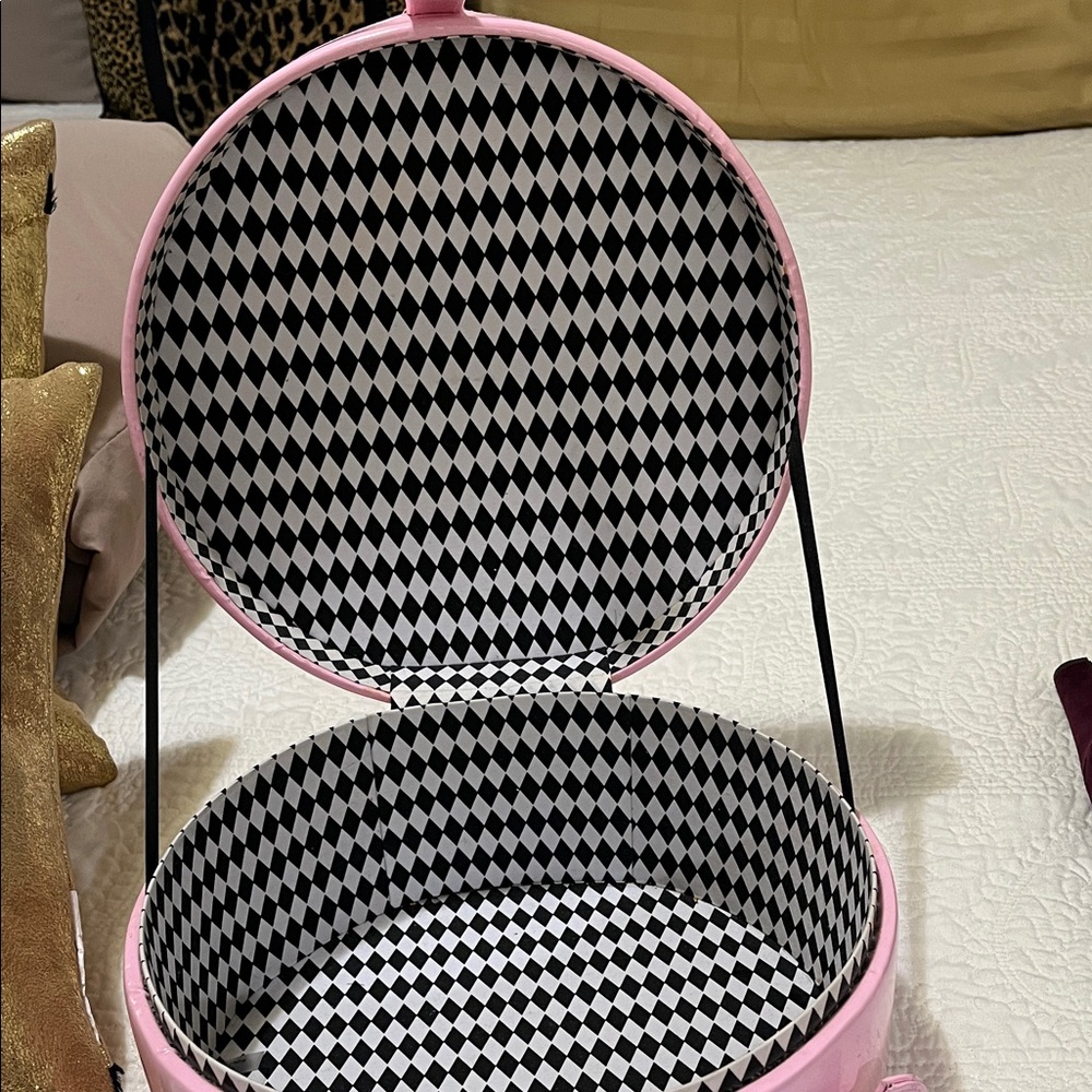 Pink Round Cosmetic/ Storage Box with Black Flower Accent - Picture 4 of 7